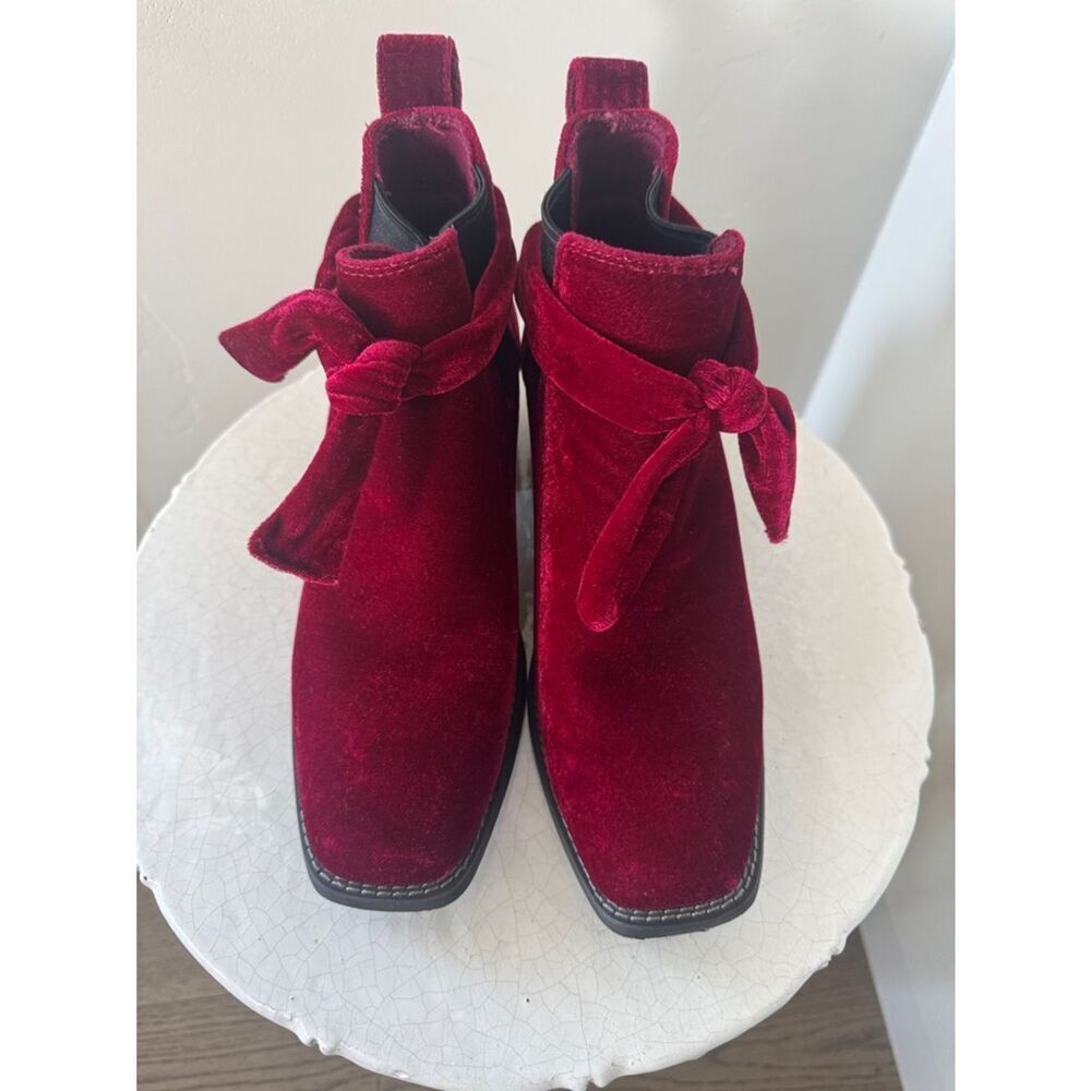 Justin Textile Velvet knot Ankle Boots Red Wine Western Cowgirl Size 8.5 EUC - Picture 2 of 12